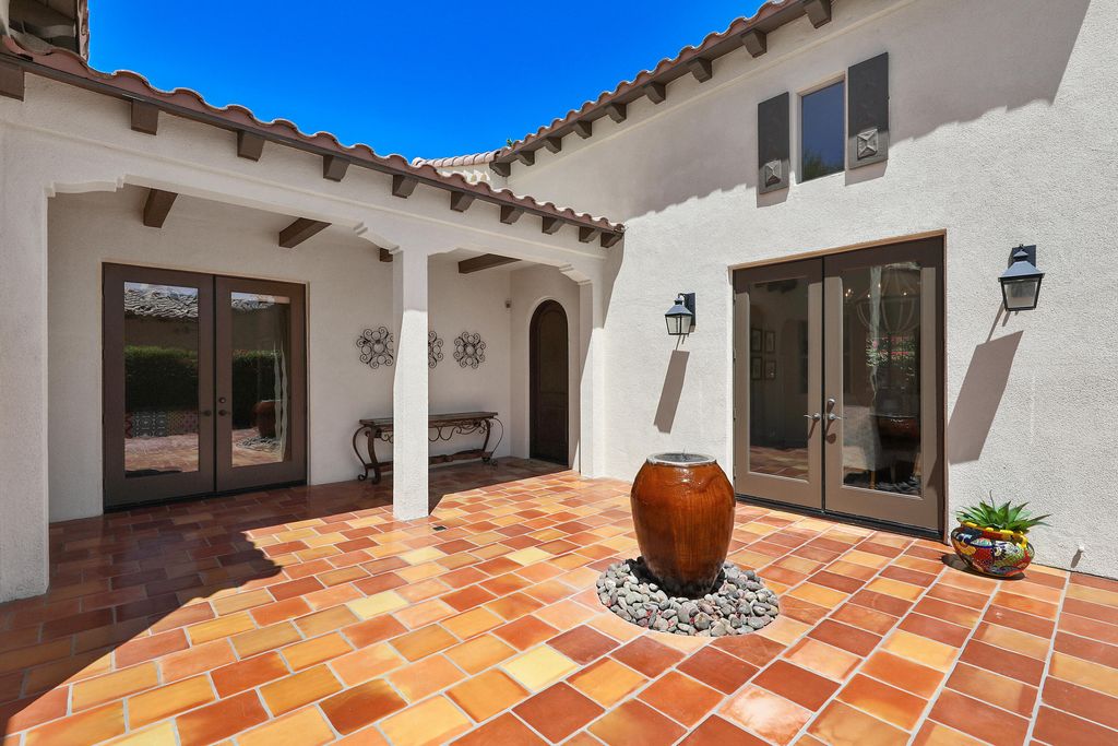 Photo of 81770 Via La Serena, La Quinta, CA 92253 (MLS # 219149094)