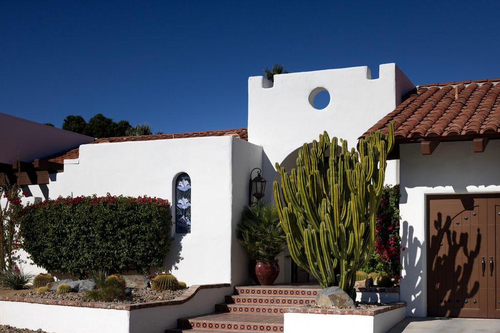 Photo of 78180 Hacienda La Quinta Drive, La Quinta, CA 92253 (MLS # 219140472)