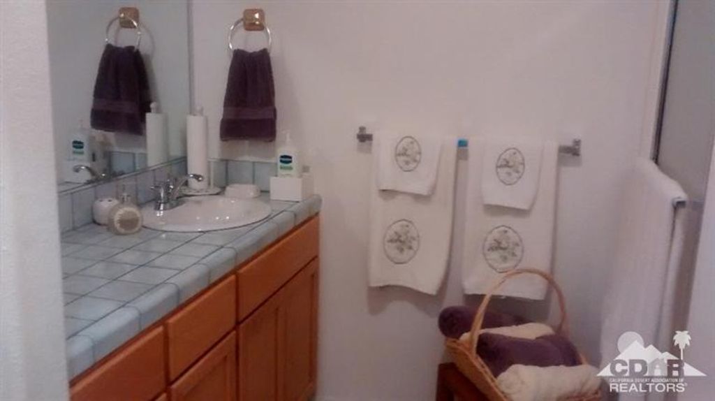 listing image 10994687292093037397