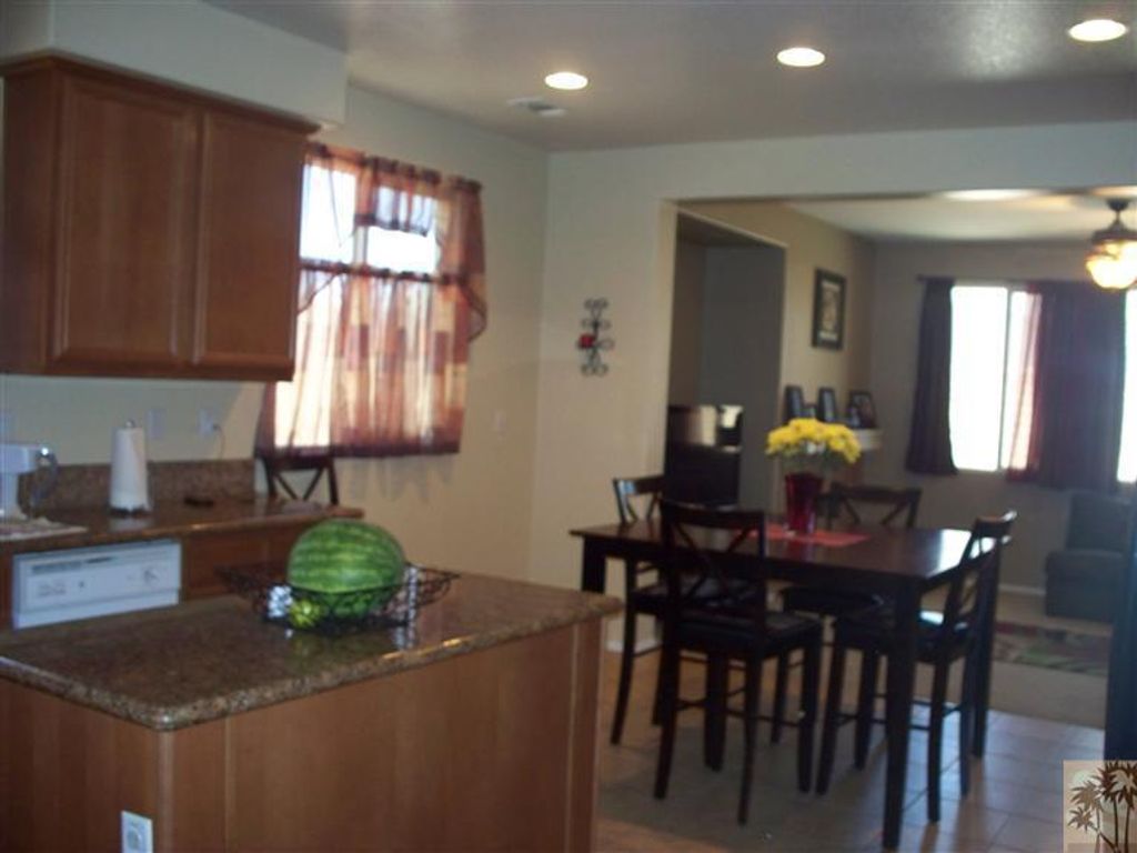 listing image 10990838991721653502