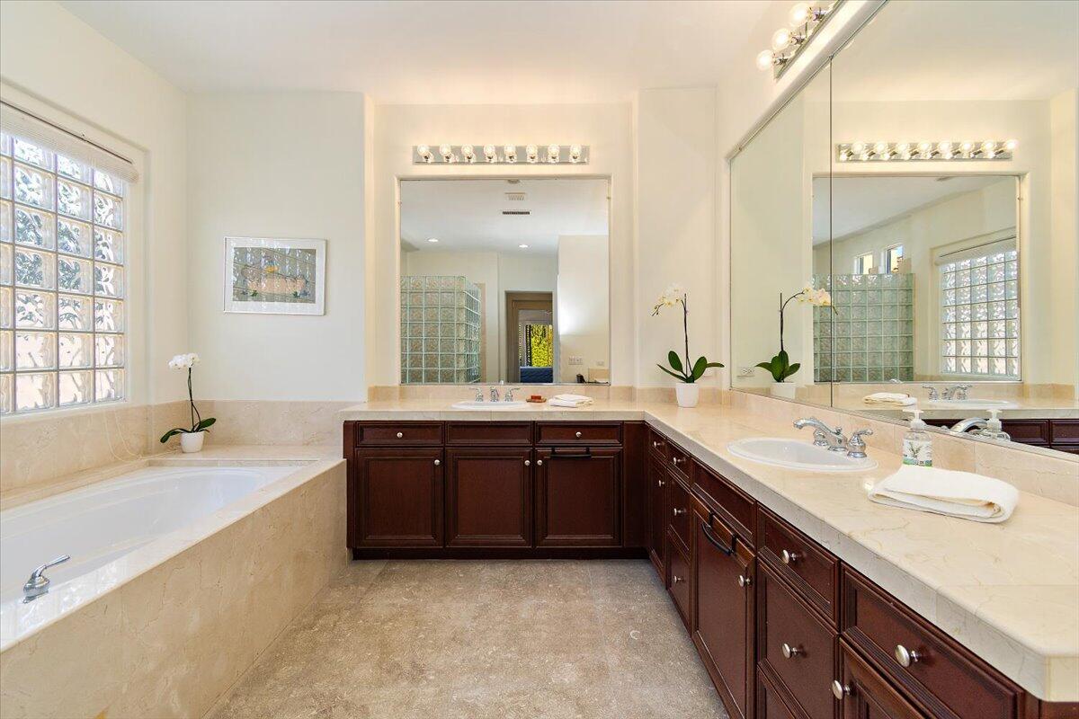 La Quinta, California 92253, United States, 4 Bedrooms Bedrooms, ,3 BathroomsBathrooms,Residential,Active,85607