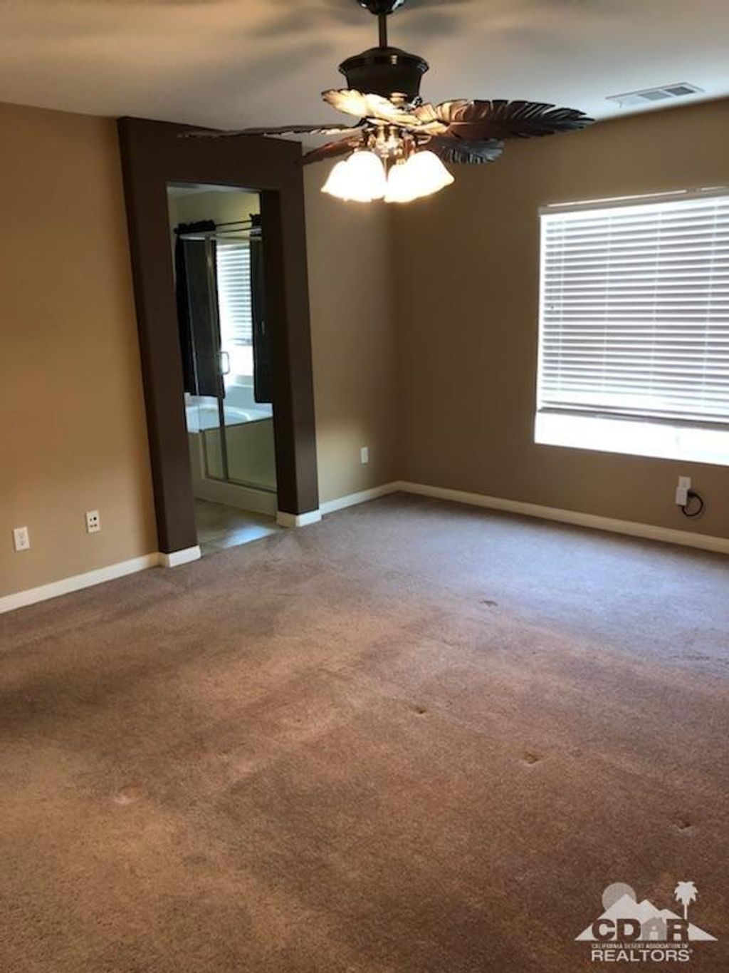 listing image 10991498833302634738