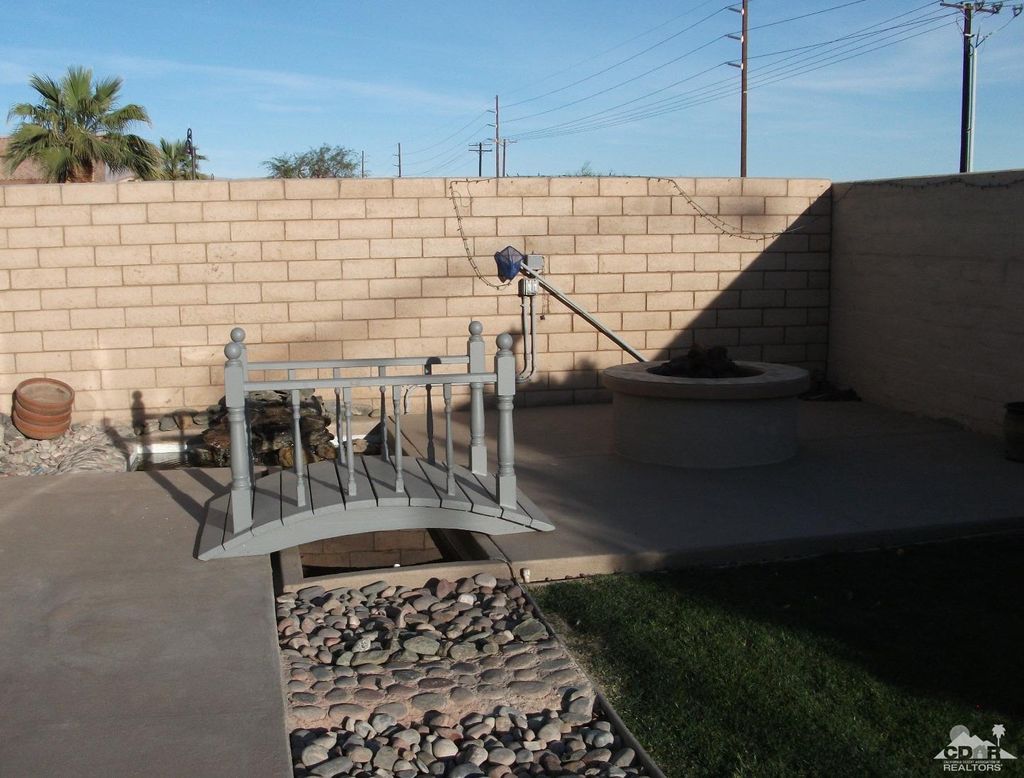 listing image 10996393410334450877