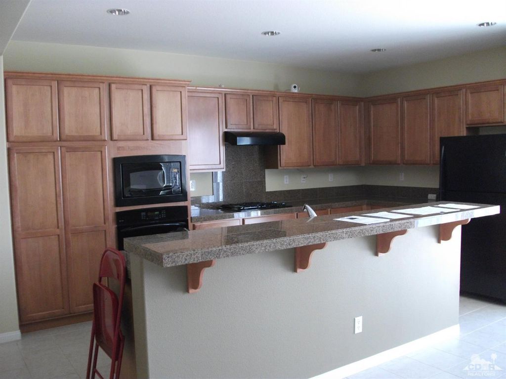 listing image 10991272096260157956