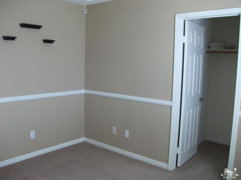 listing image 10991560571602761642
