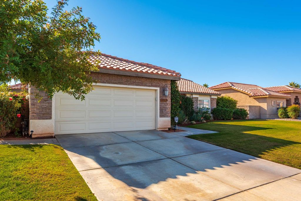 Photo of 78721 Siena Court, La Quinta, CA 92253 (MLS # 219139628)