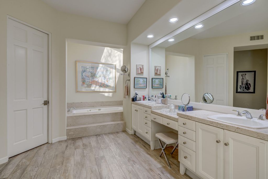 listing image 10999553598028836978