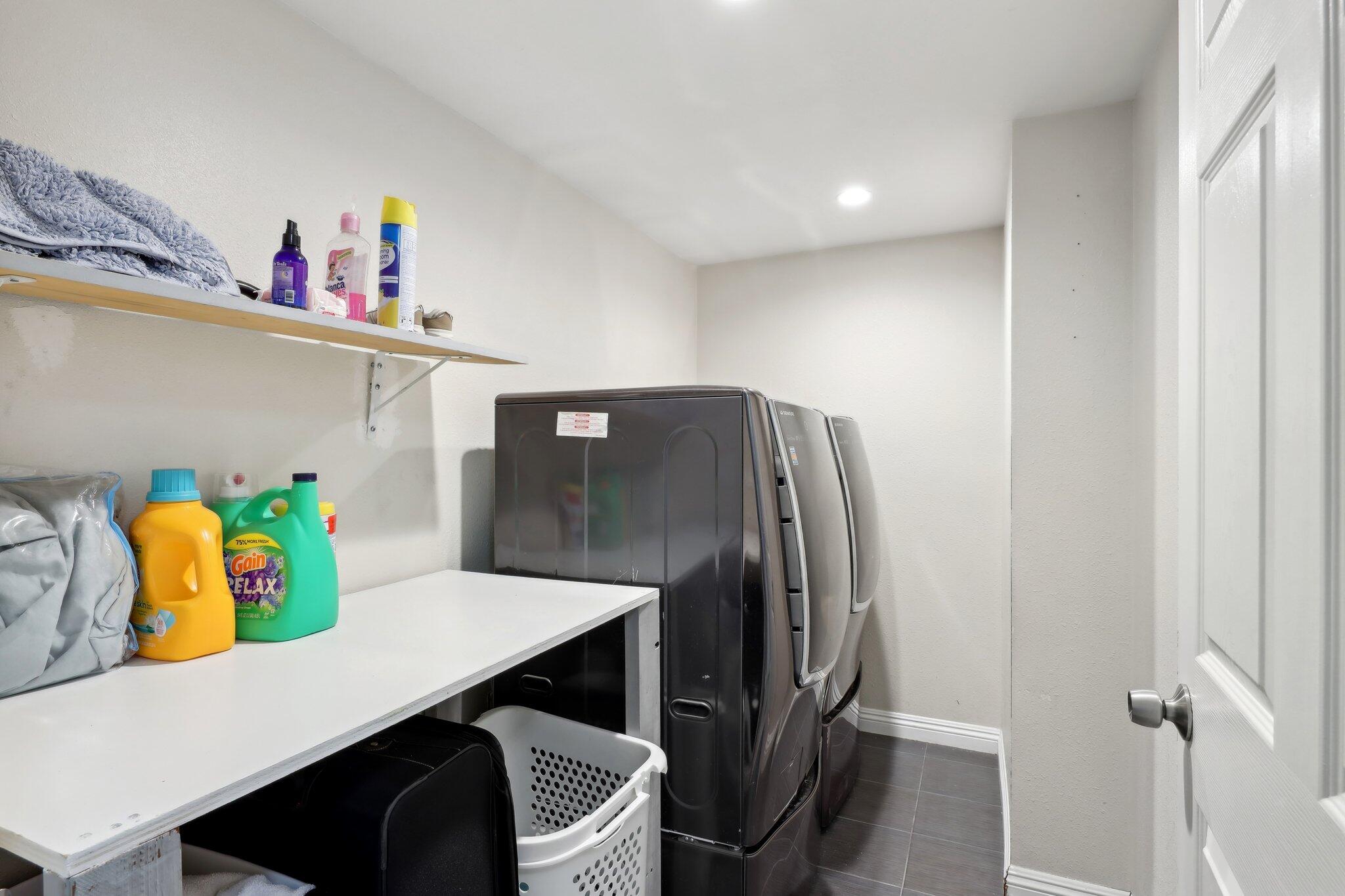 Indio, California 92201, United States, 3 Bedrooms Bedrooms, ,2 BathroomsBathrooms,Residential,Active,33070