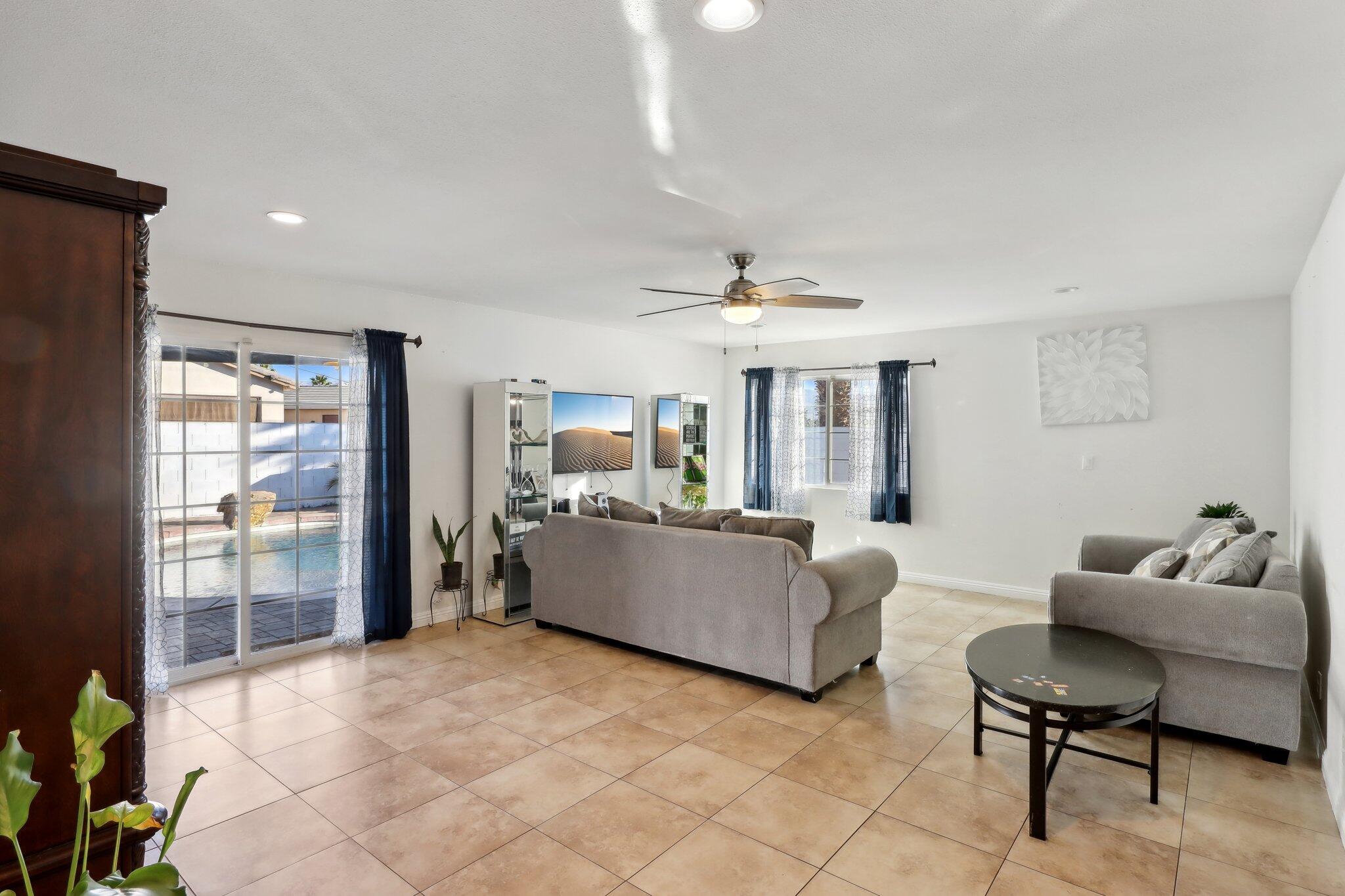 Indio, California 92201, United States, 3 Bedrooms Bedrooms, ,2 BathroomsBathrooms,Residential,Active,33070