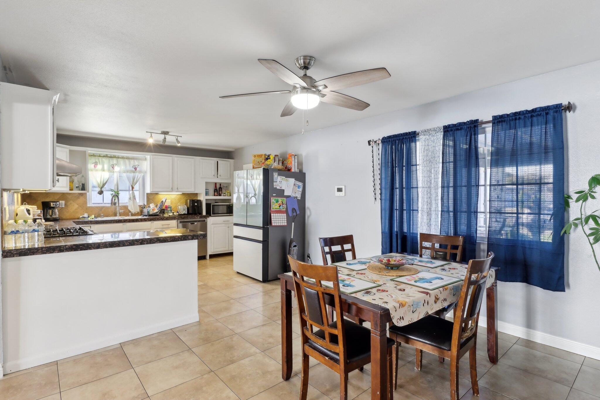 Indio, California 92201, United States, 3 Bedrooms Bedrooms, ,2 BathroomsBathrooms,Residential,Active,33070