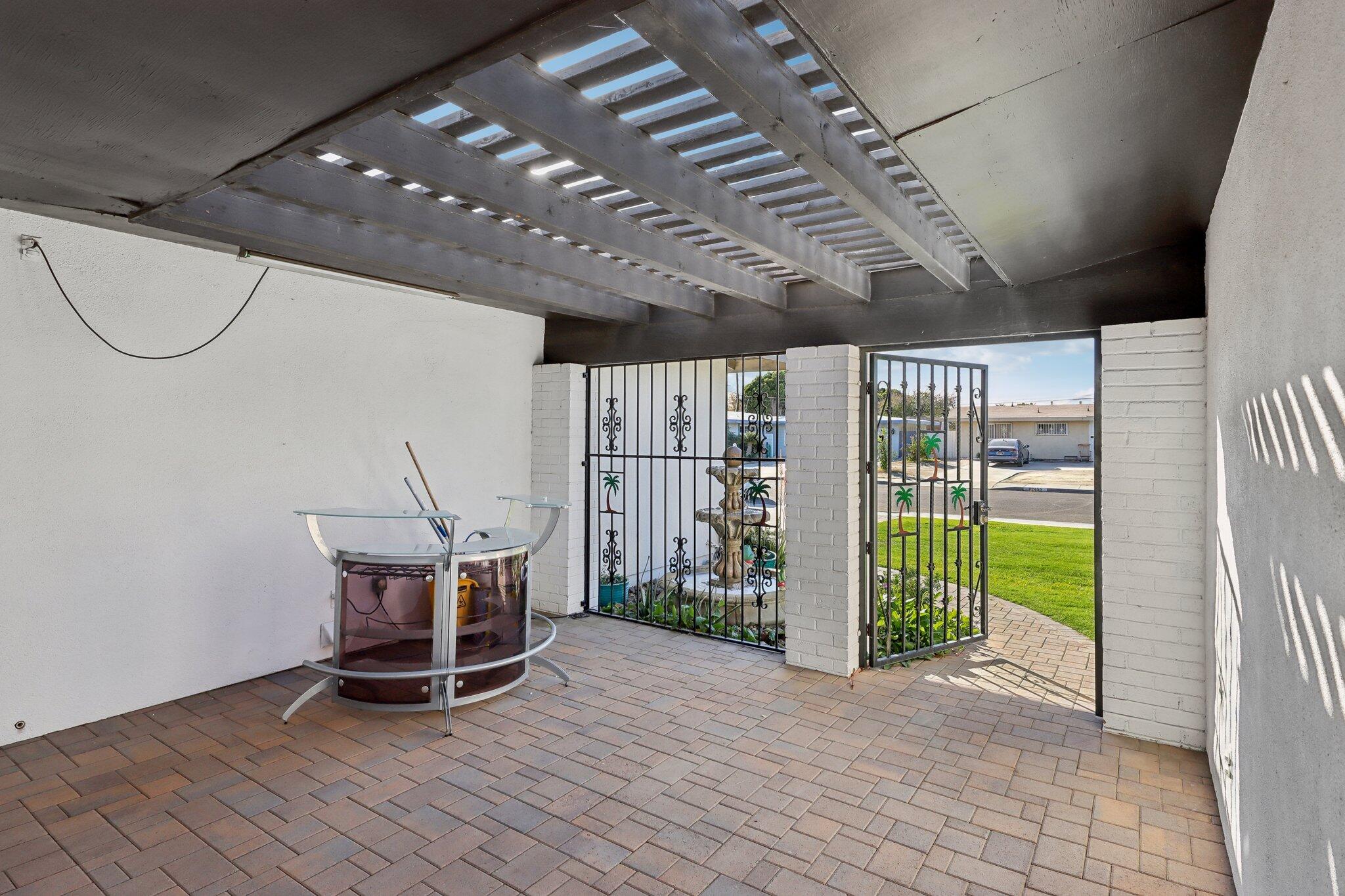 Indio, California 92201, United States, 3 Bedrooms Bedrooms, ,2 BathroomsBathrooms,Residential,Active,33070