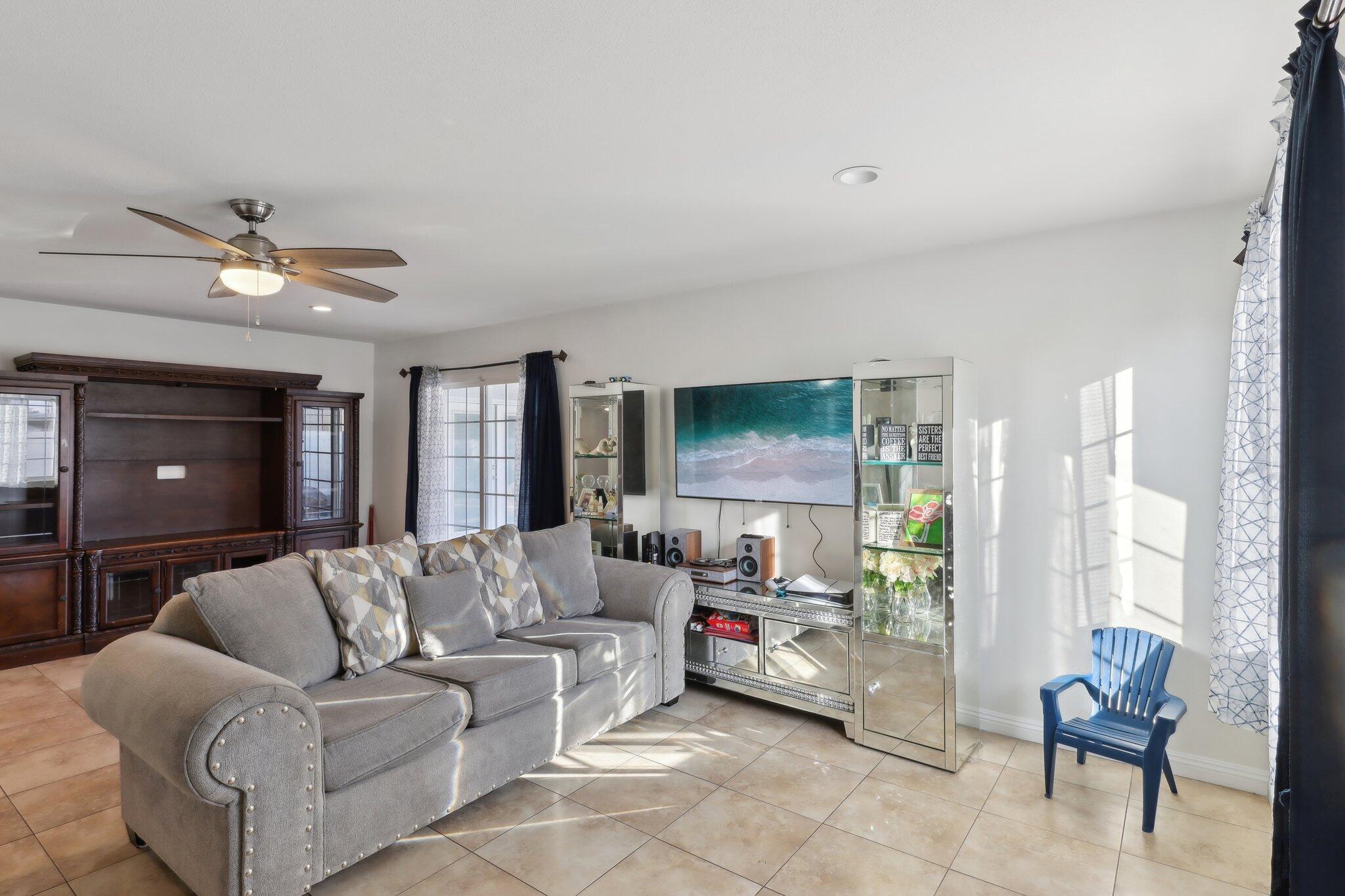 Indio, California 92201, United States, 3 Bedrooms Bedrooms, ,2 BathroomsBathrooms,Residential,Active,33070