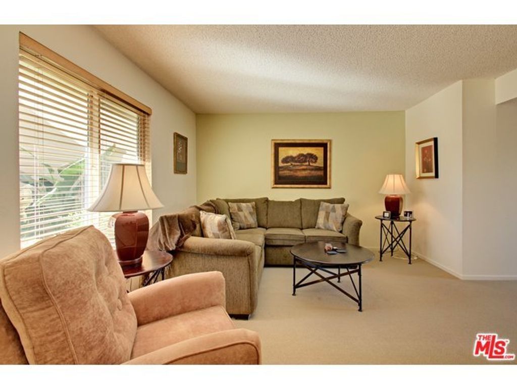 listing image 10994139988144206331