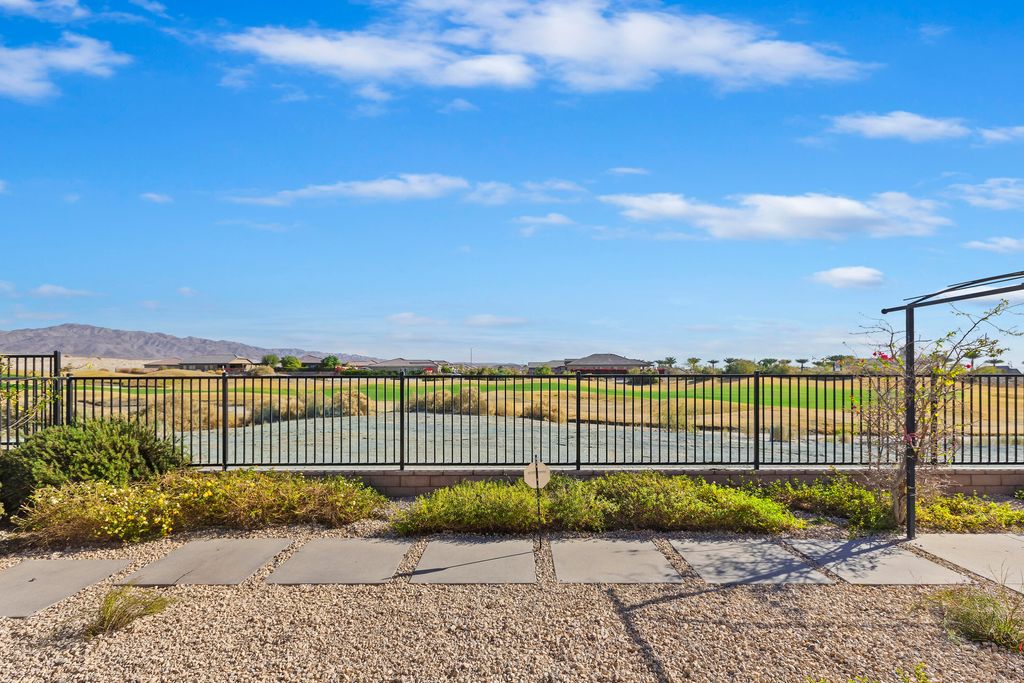 listing image 10999055703844035942