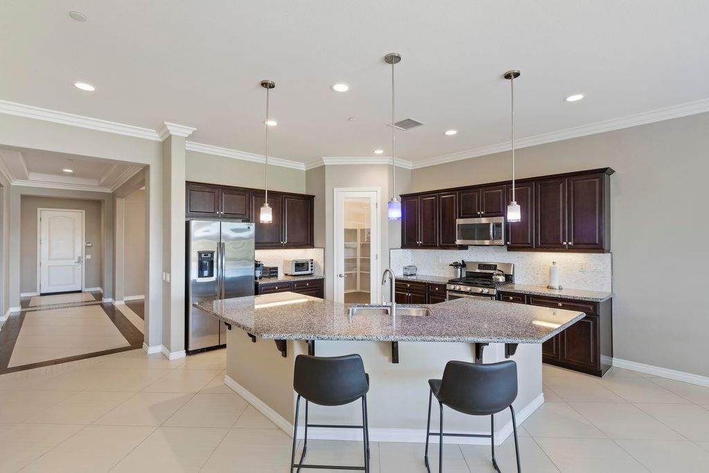 listing image 10992333552797058192