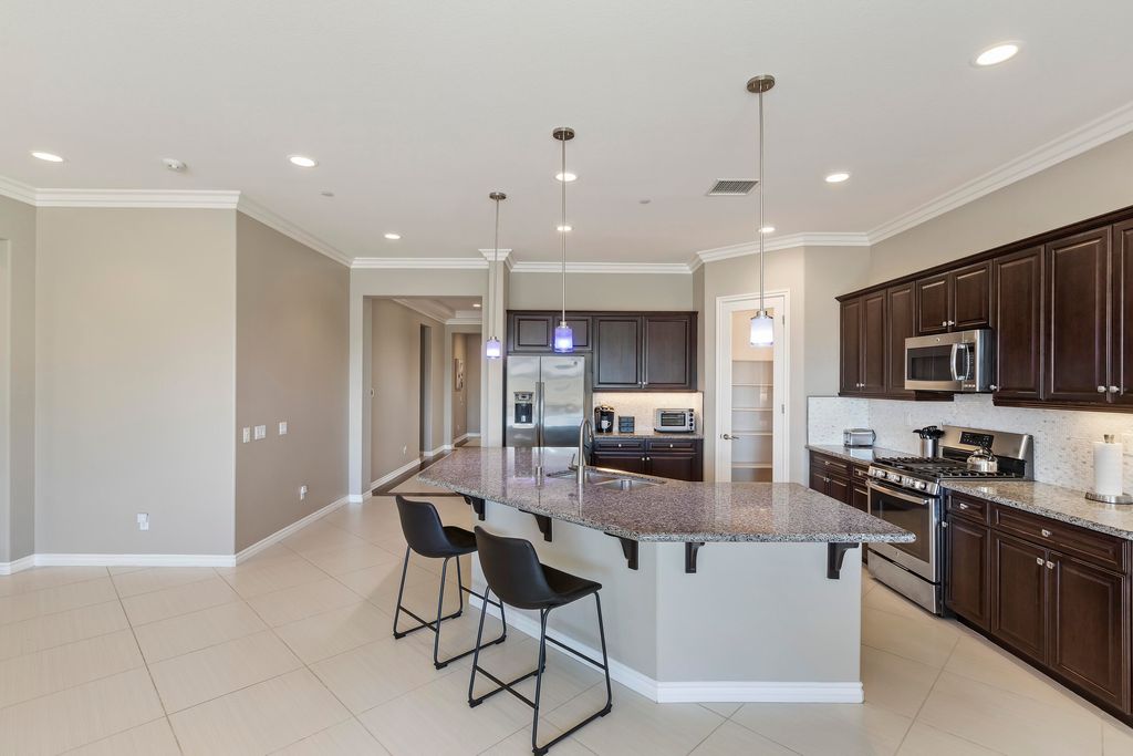 listing image 10990966359202172751