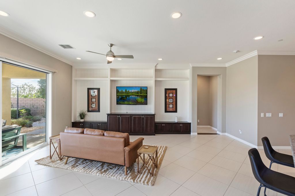 listing image 10996174460869724188