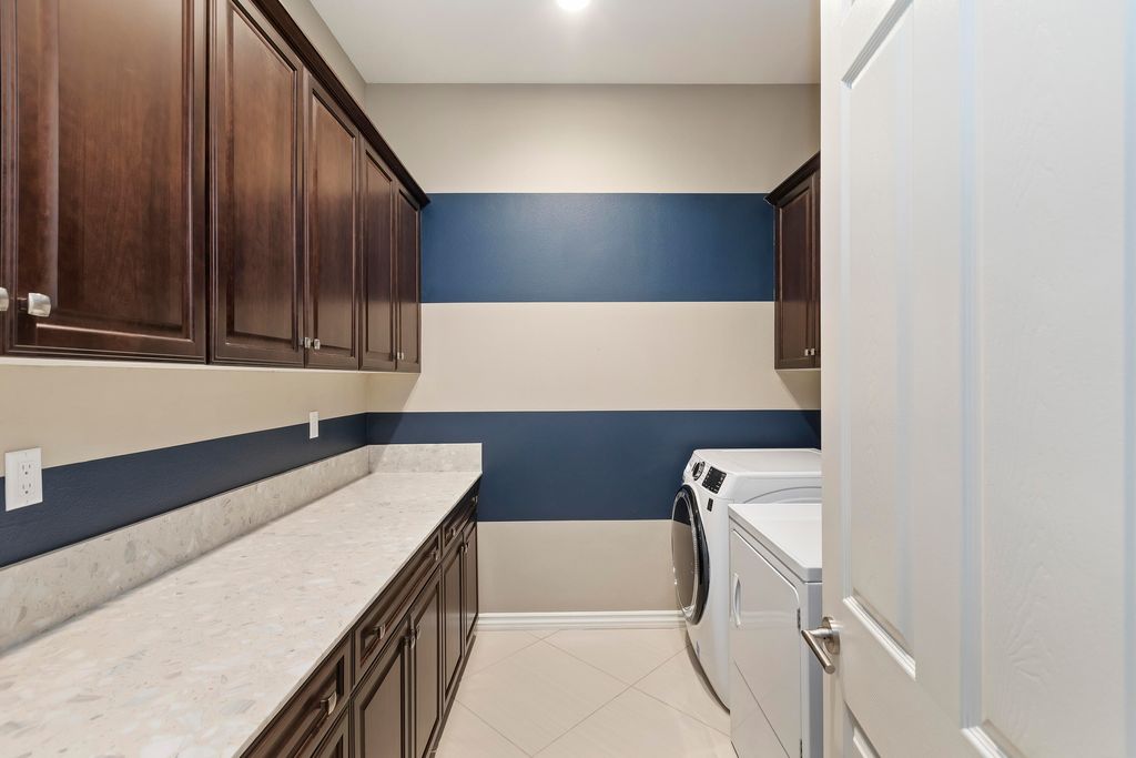 listing image 10994909875408883431