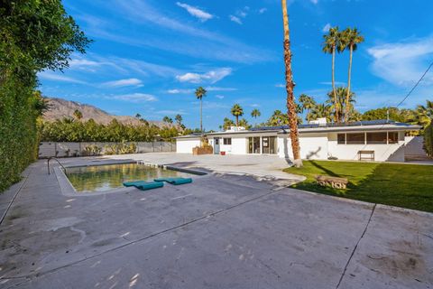 Single Family Residence in Palm Springs CA 1943 Andreas Road 2.jpg