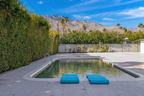 Single Family Residence in Palm Springs CA 1943 Andreas Road 23.jpg