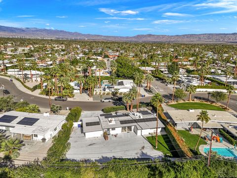 Single Family Residence in Palm Springs CA 1943 Andreas Road 28.jpg