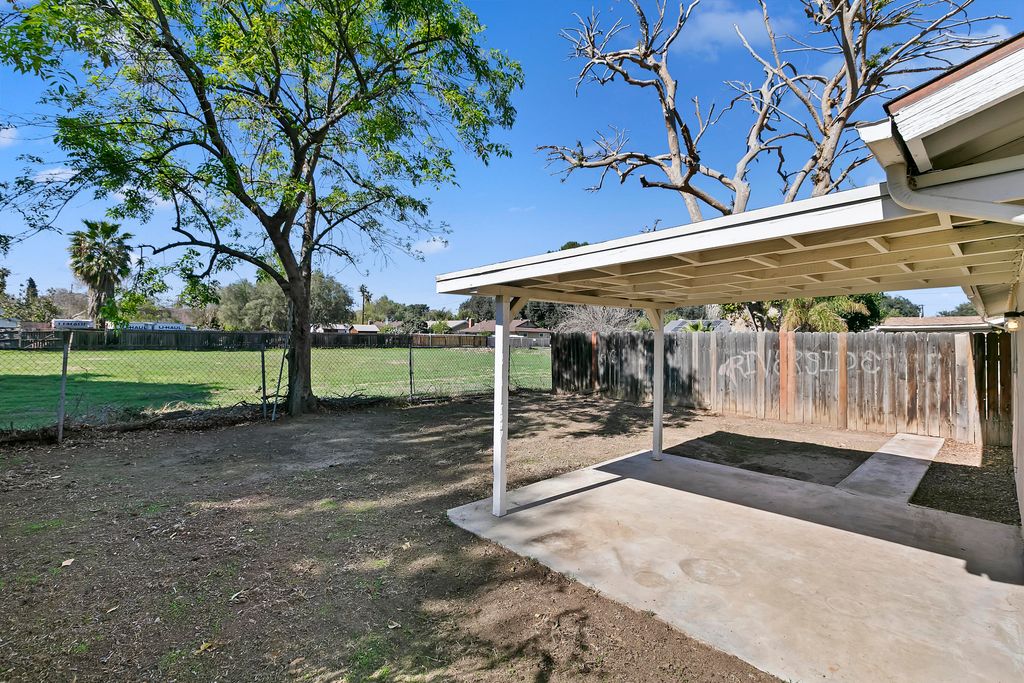listing image 10995752774906833359