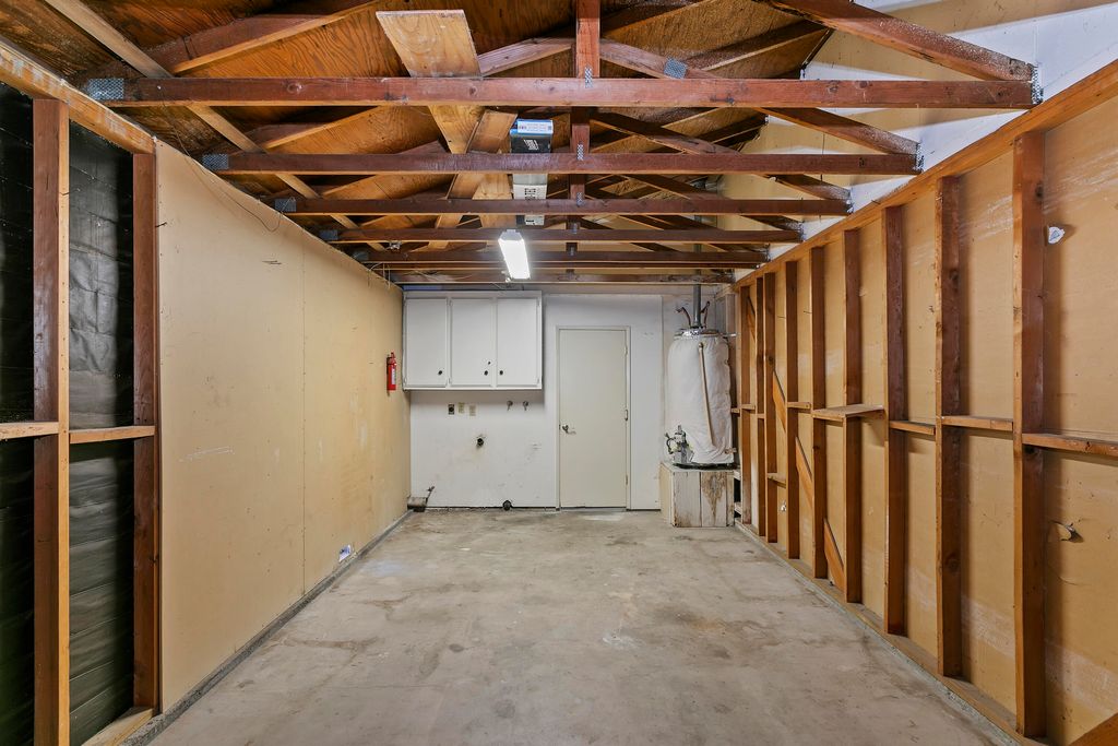 listing image 10990101934756593791
