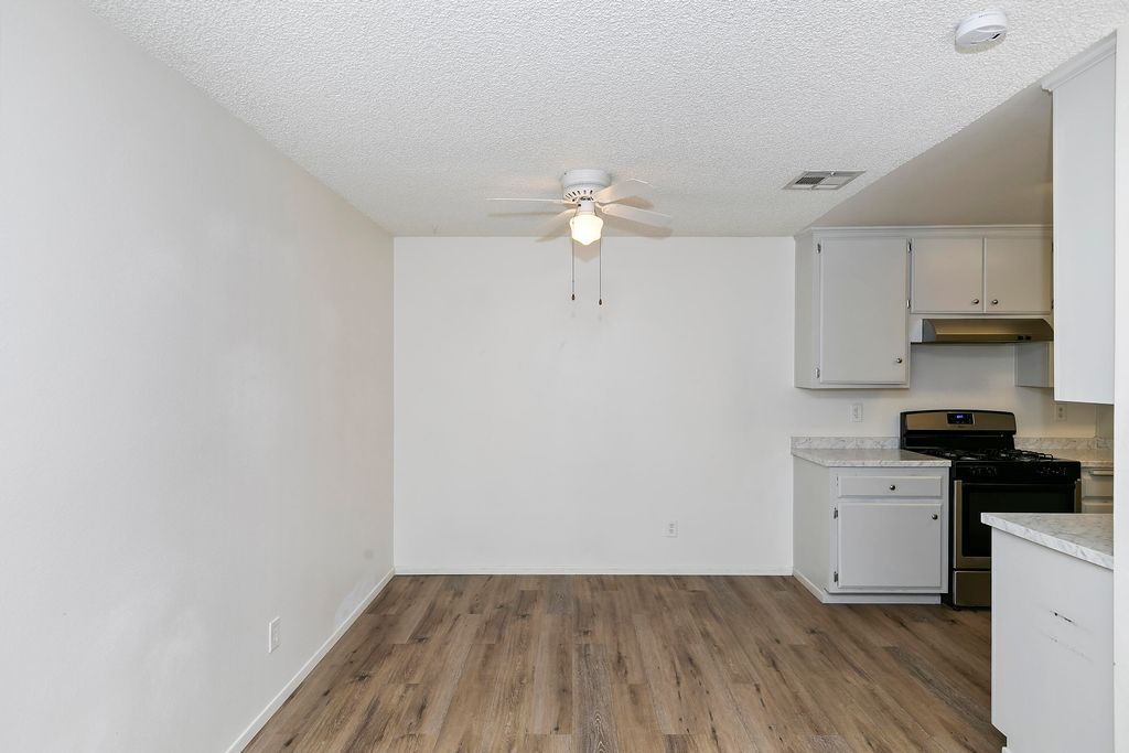 listing image 10993603813353862468