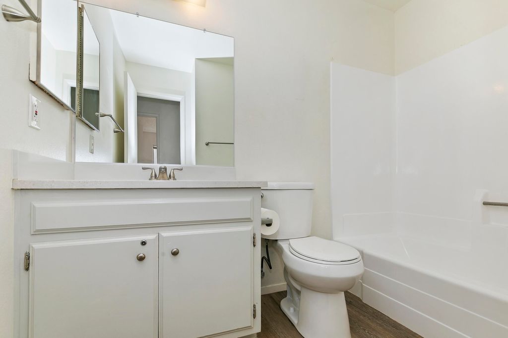 listing image 10990101004493900816