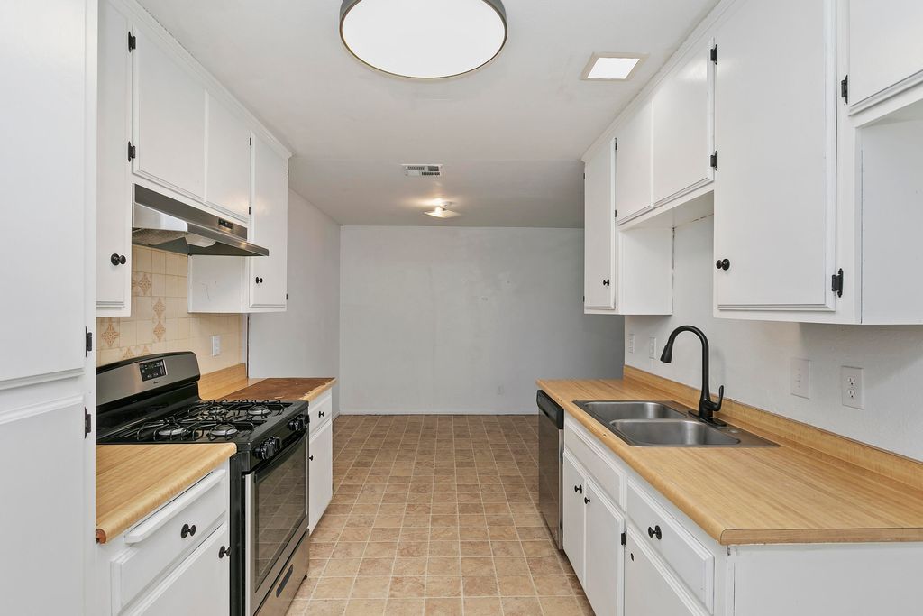 listing image 10991056210710969765