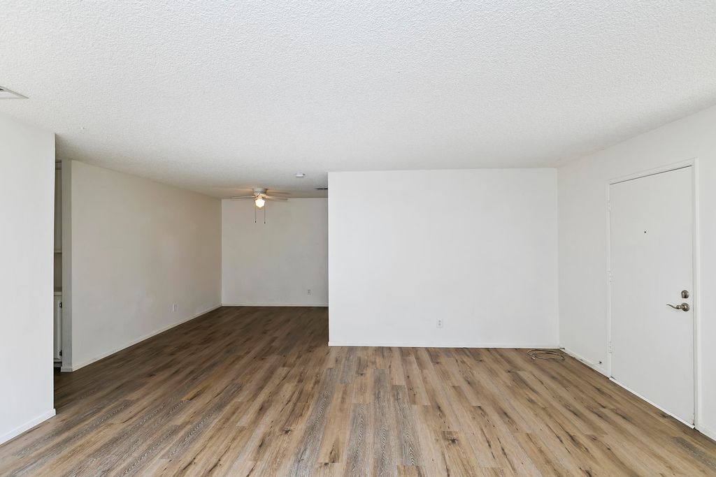 listing image 10990408990910287558