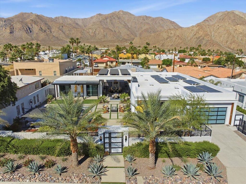 Photo of 54905 Avenida Obregon, La Quinta, CA 92253 (MLS # 219146354)