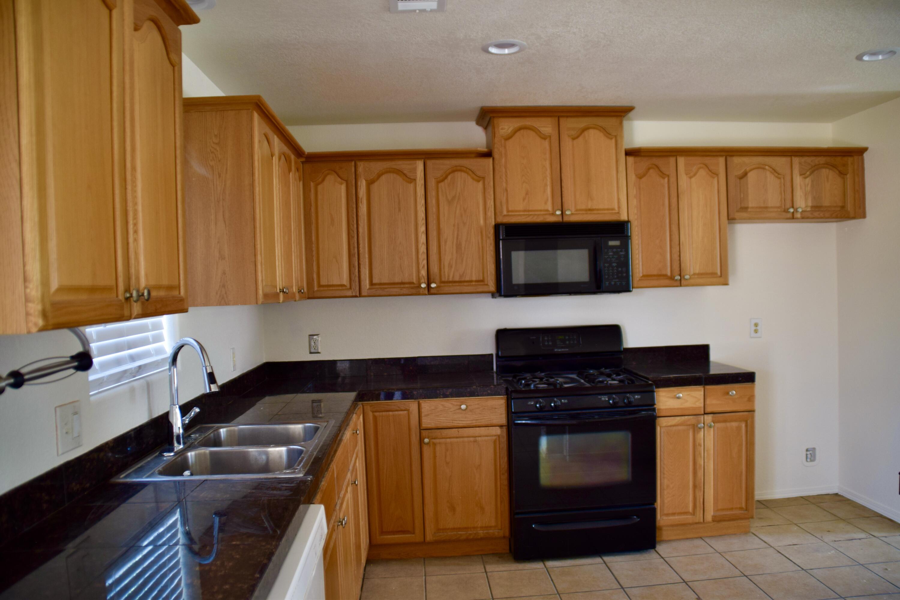 Indio, California 92201, United States, 2 Bedrooms Bedrooms, ,2 BathroomsBathrooms,Residential,Pending,128592