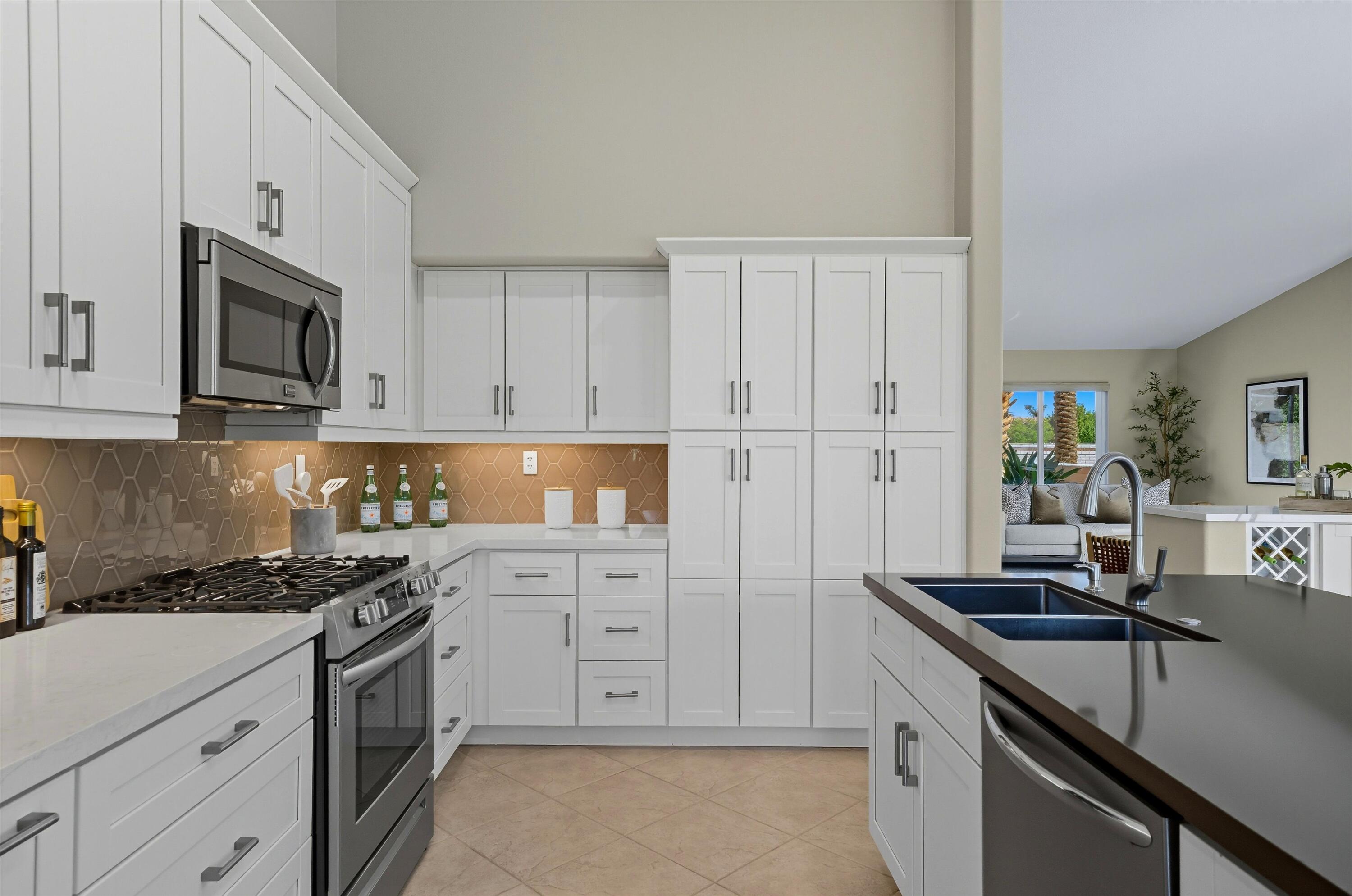 La Quinta, California 92253, United States, 4 Bedrooms Bedrooms, ,3 BathroomsBathrooms,Residential,Active,218484