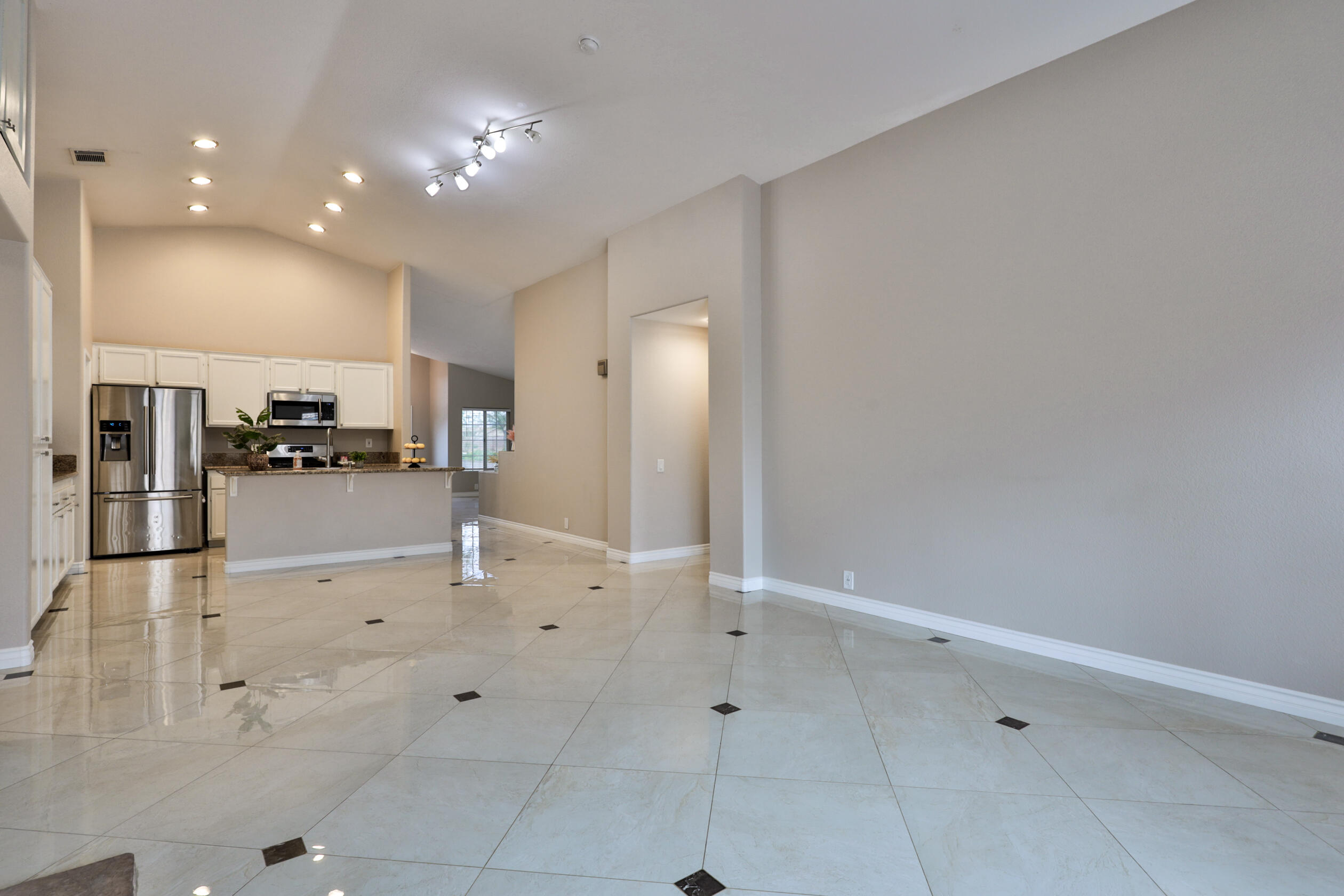 La Quinta, California 92253, United States, 3 Bedrooms Bedrooms, ,2 BathroomsBathrooms,Residential,Active,89876