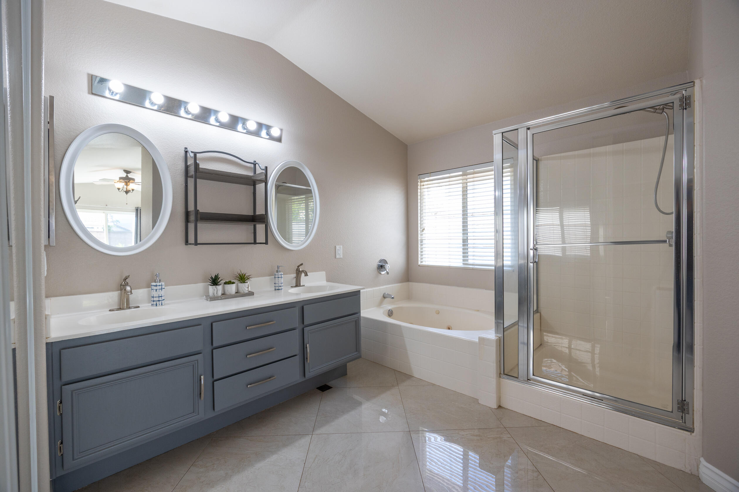 La Quinta, California 92253, United States, 3 Bedrooms Bedrooms, ,2 BathroomsBathrooms,Residential,Active,89876