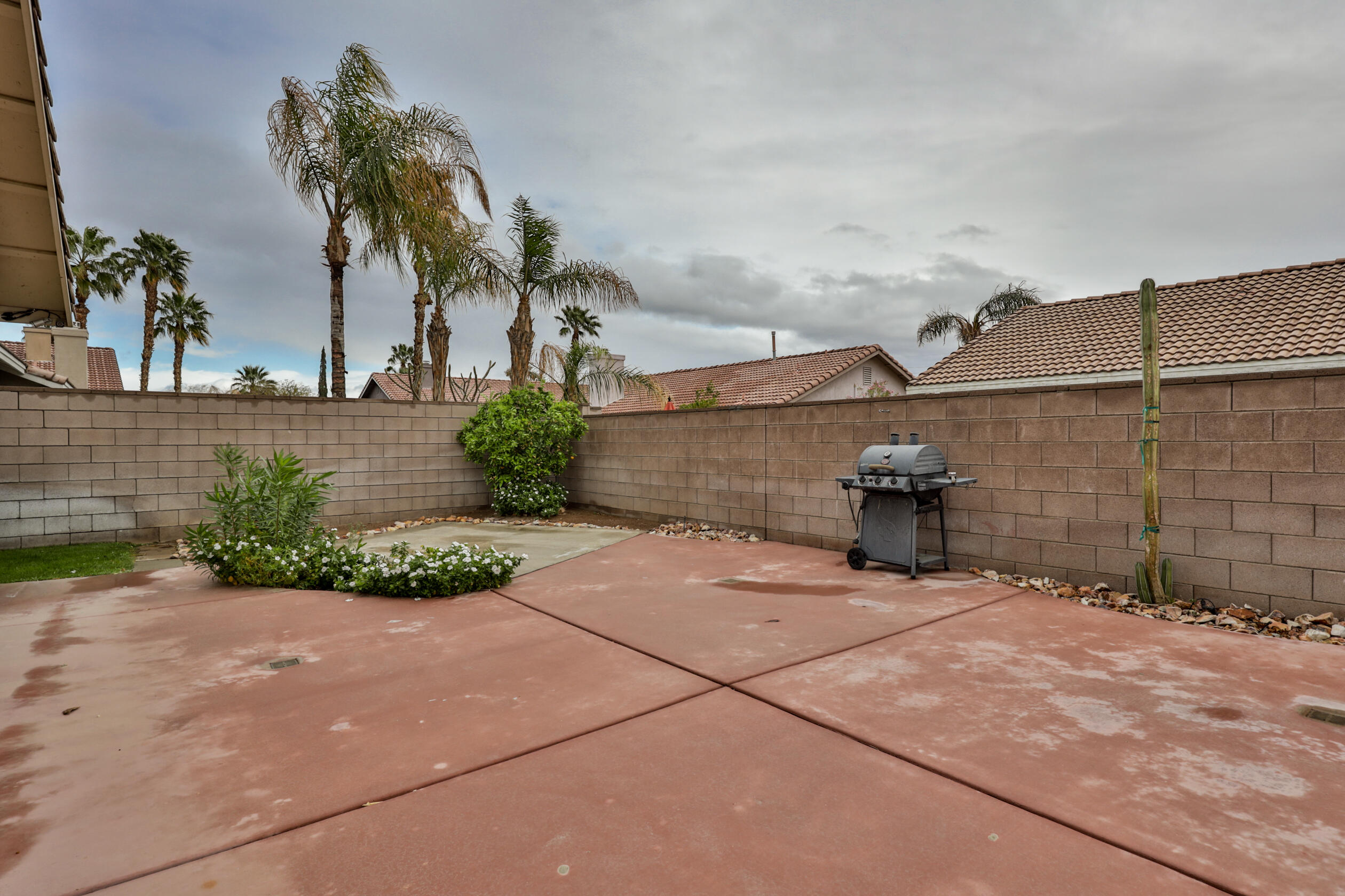 La Quinta, California 92253, United States, 3 Bedrooms Bedrooms, ,2 BathroomsBathrooms,Residential,Active,89876