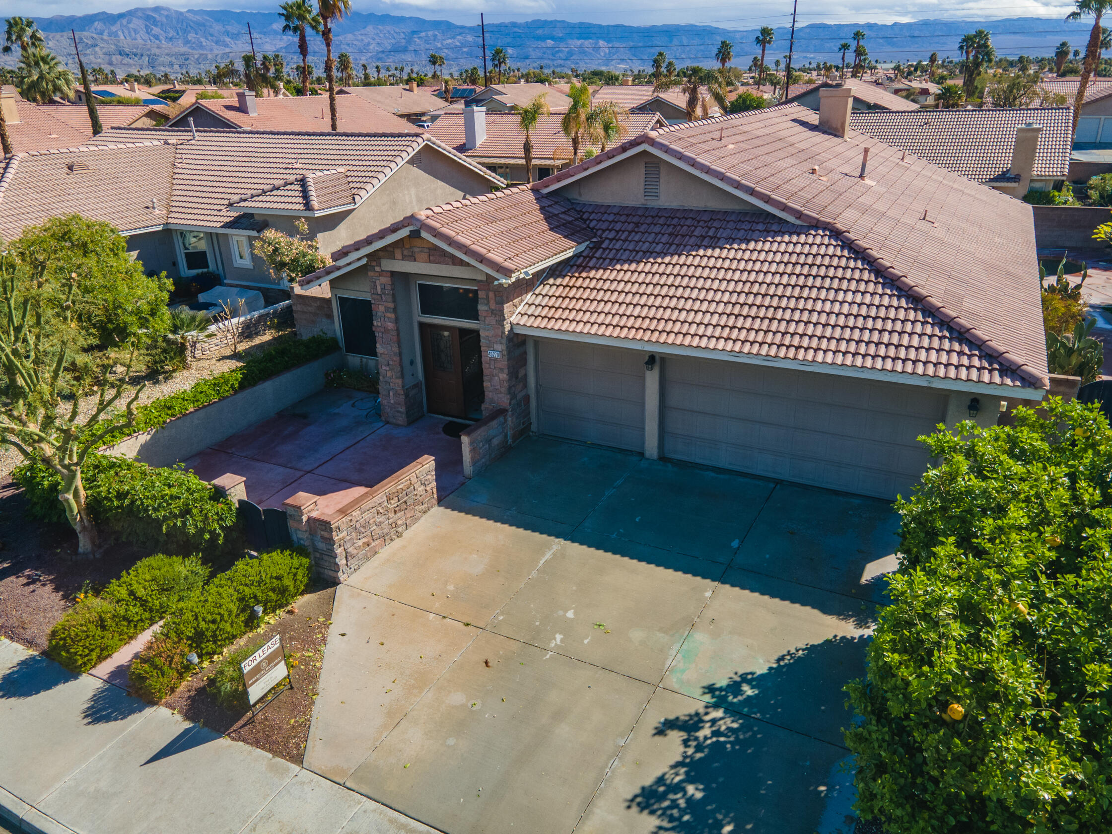 La Quinta, California 92253, United States, 3 Bedrooms Bedrooms, ,2 BathroomsBathrooms,Residential,Active,89876