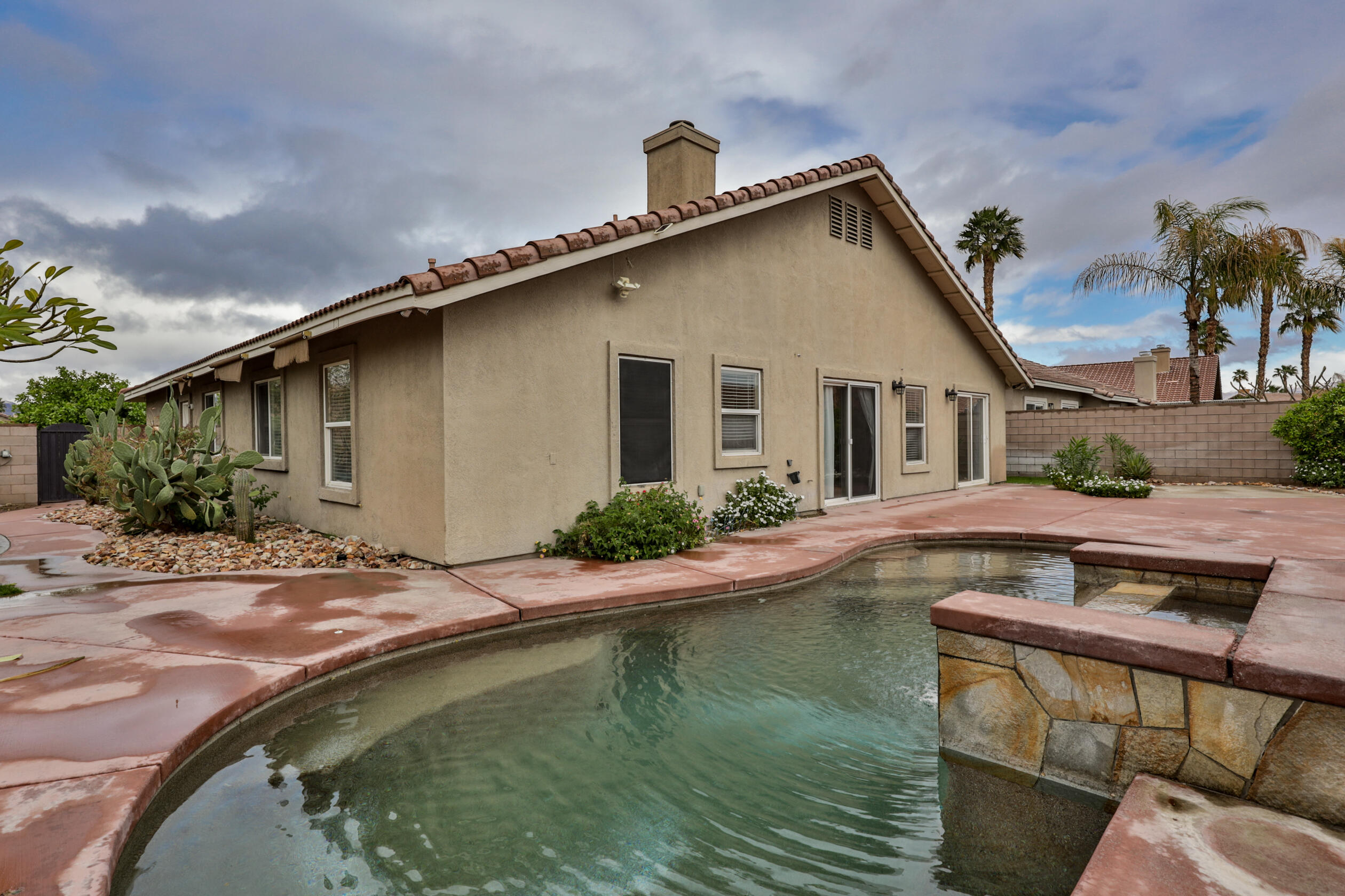 La Quinta, California 92253, United States, 3 Bedrooms Bedrooms, ,2 BathroomsBathrooms,Residential,Active,89876