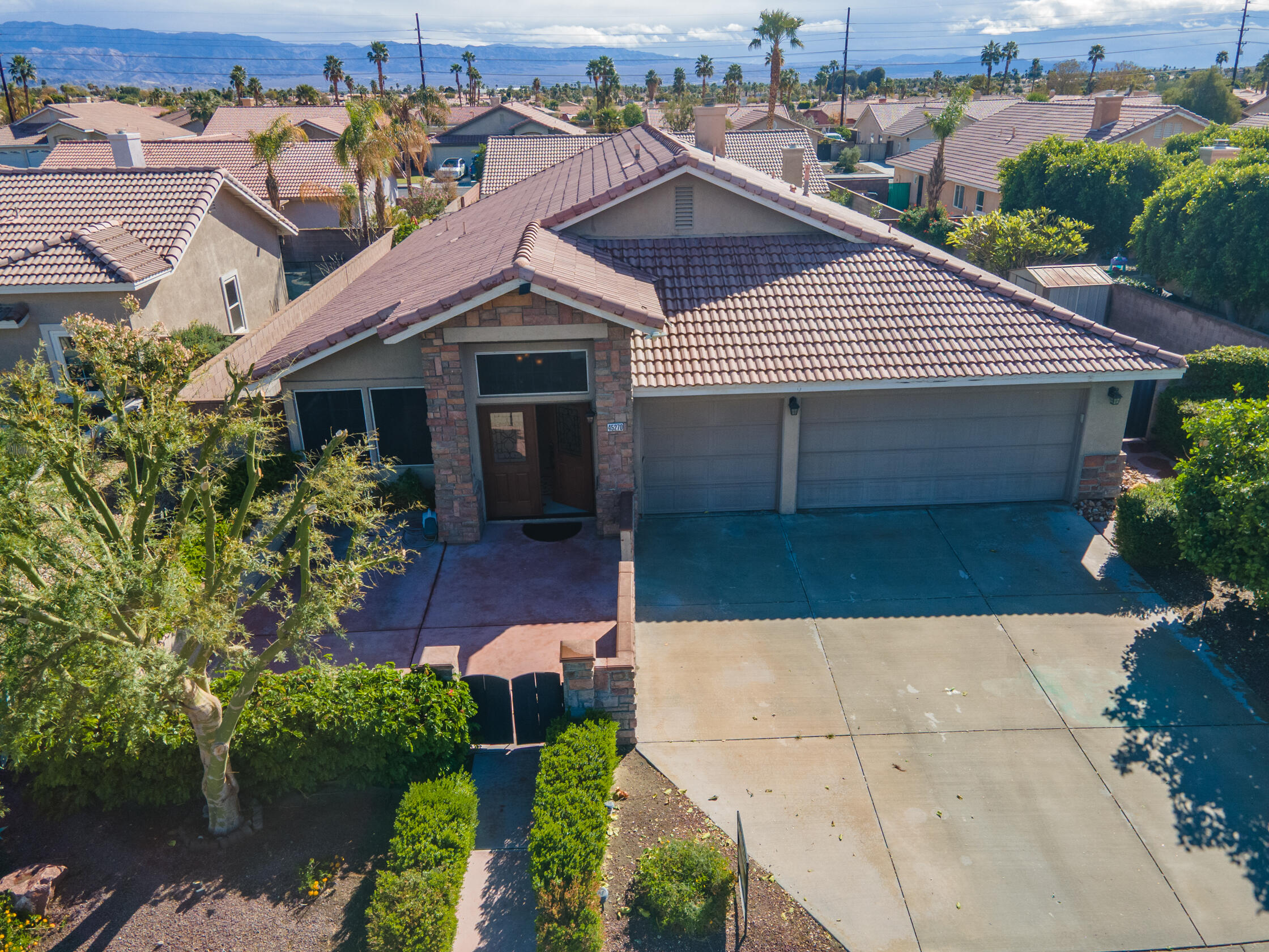 La Quinta, California 92253, United States, 3 Bedrooms Bedrooms, ,2 BathroomsBathrooms,Residential,Active,89876