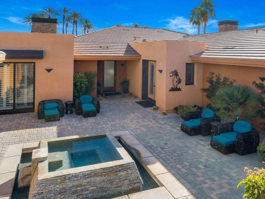Photo of 50020 Via Puente, La Quinta, CA 92253 (MLS # 219133054)