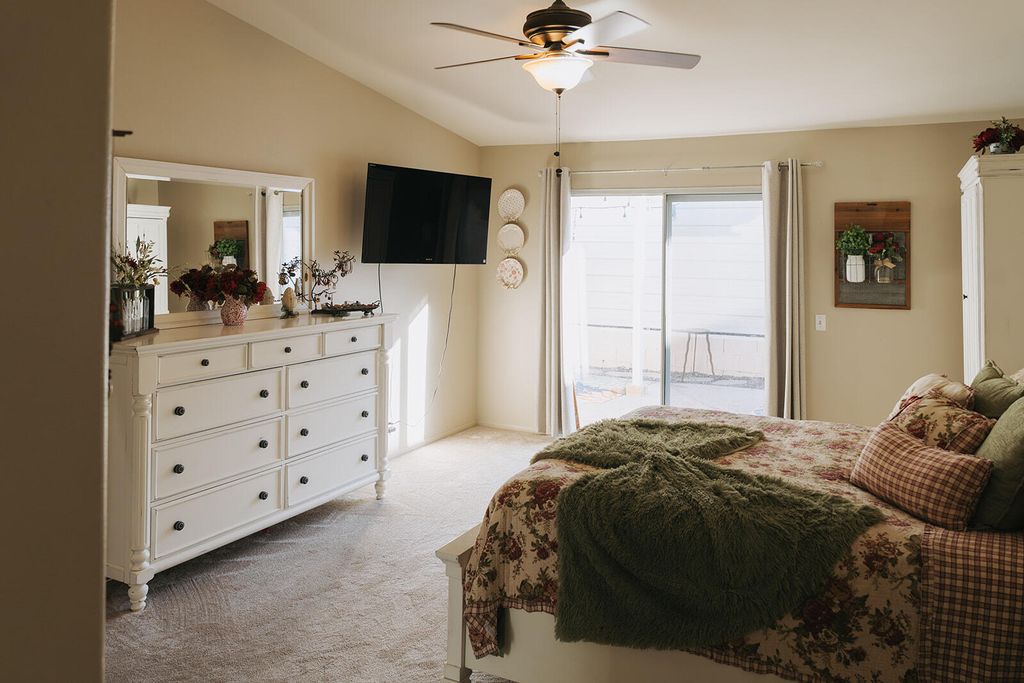 Photo of 54205 Avenida Alvarado, La Quinta, CA 92253 (MLS # 219138982)