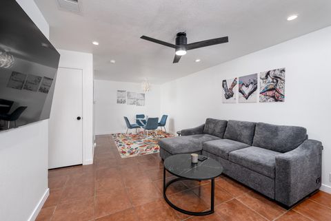 Condominium in Palm Springs CA 550 Villa Court.jpg