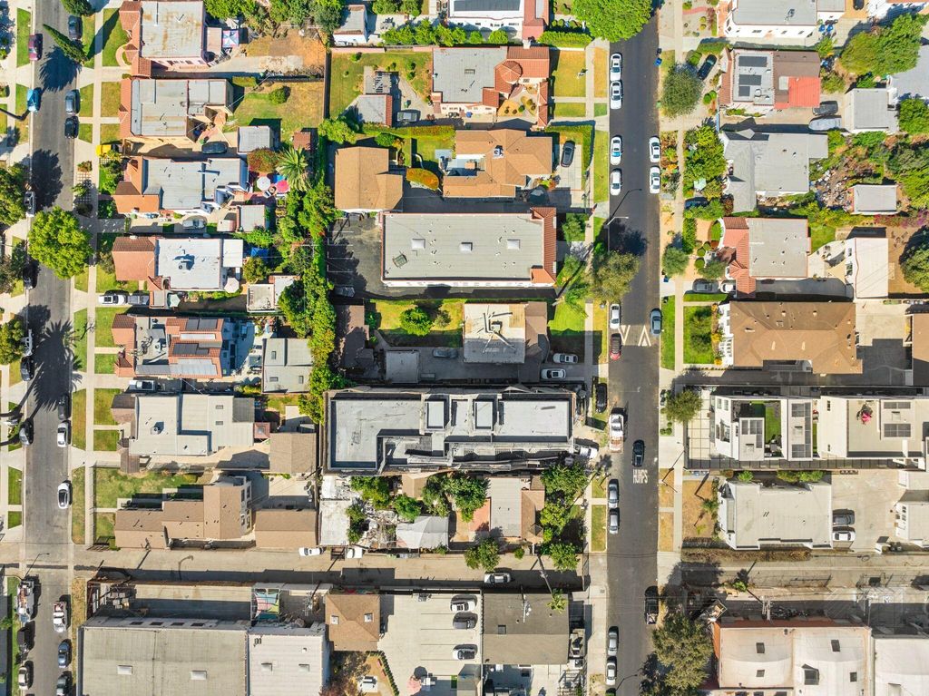 listing image 10991081642410476697