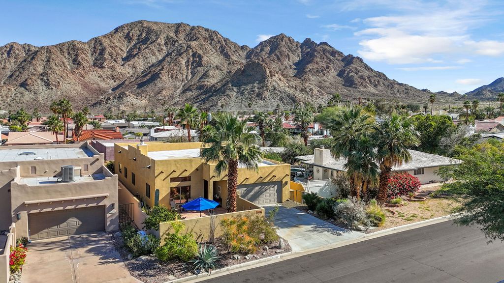 Photo of 54700 Avenida Alvarado, La Quinta, CA 92253 (MLS # 219142404)