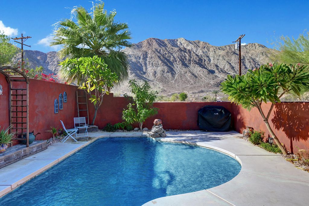 Photo of 53210 Avenida Madero, La Quinta, CA 92253 (MLS # 219139800)