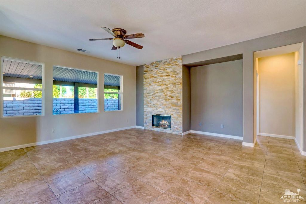 listing image 10999429055365653537