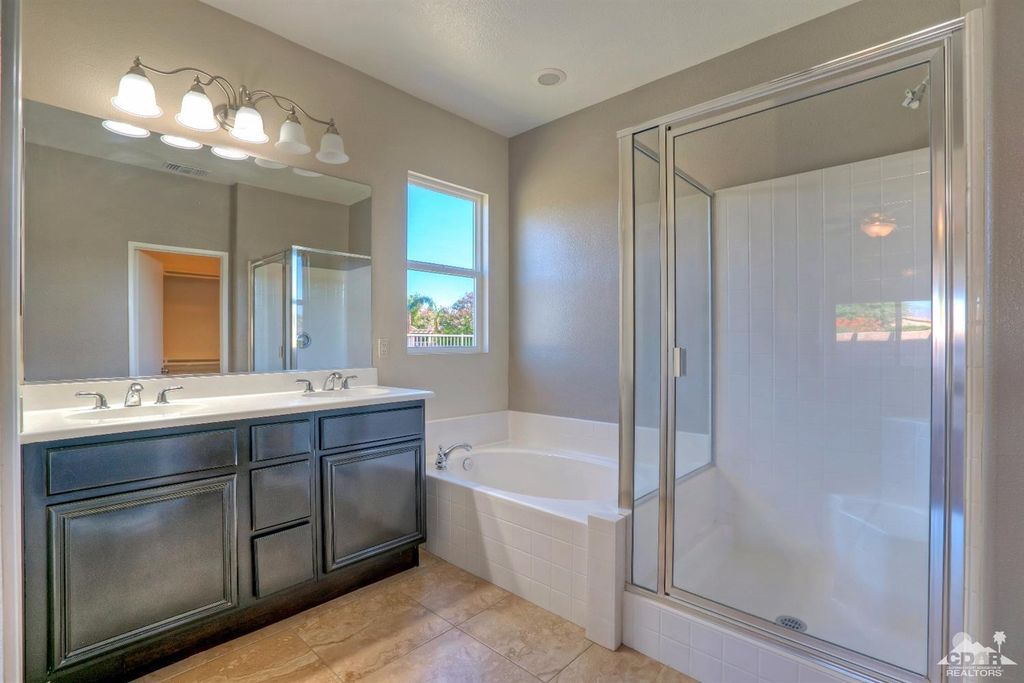 listing image 10995469422137498278