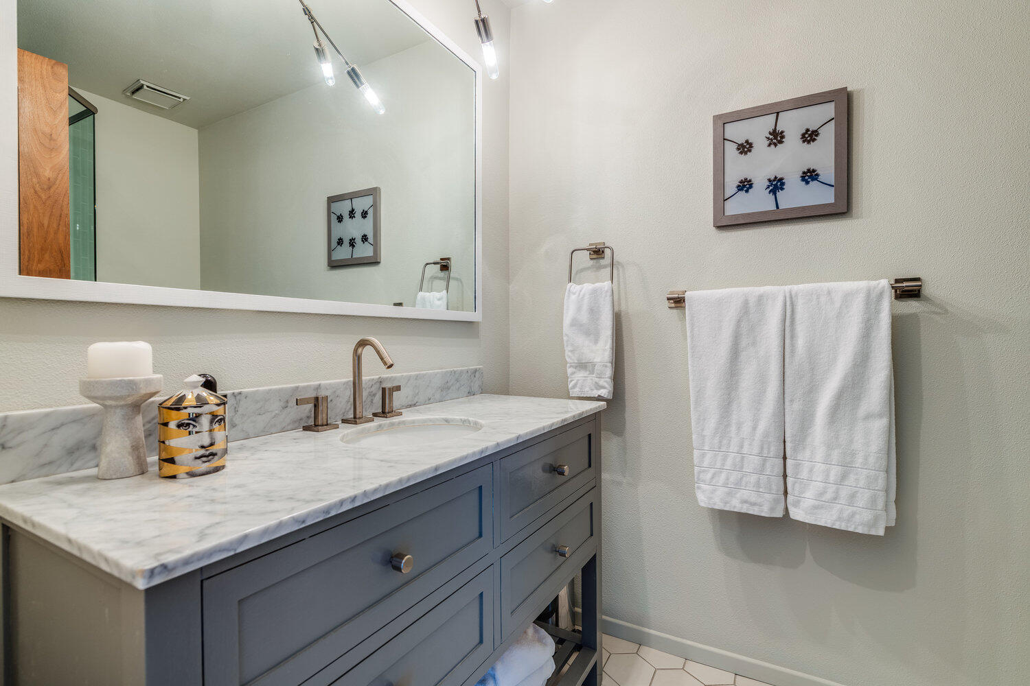 Palm Springs, California 92264, United States, 3 Bedrooms Bedrooms, ,2 BathroomsBathrooms,Residential,Active,241407