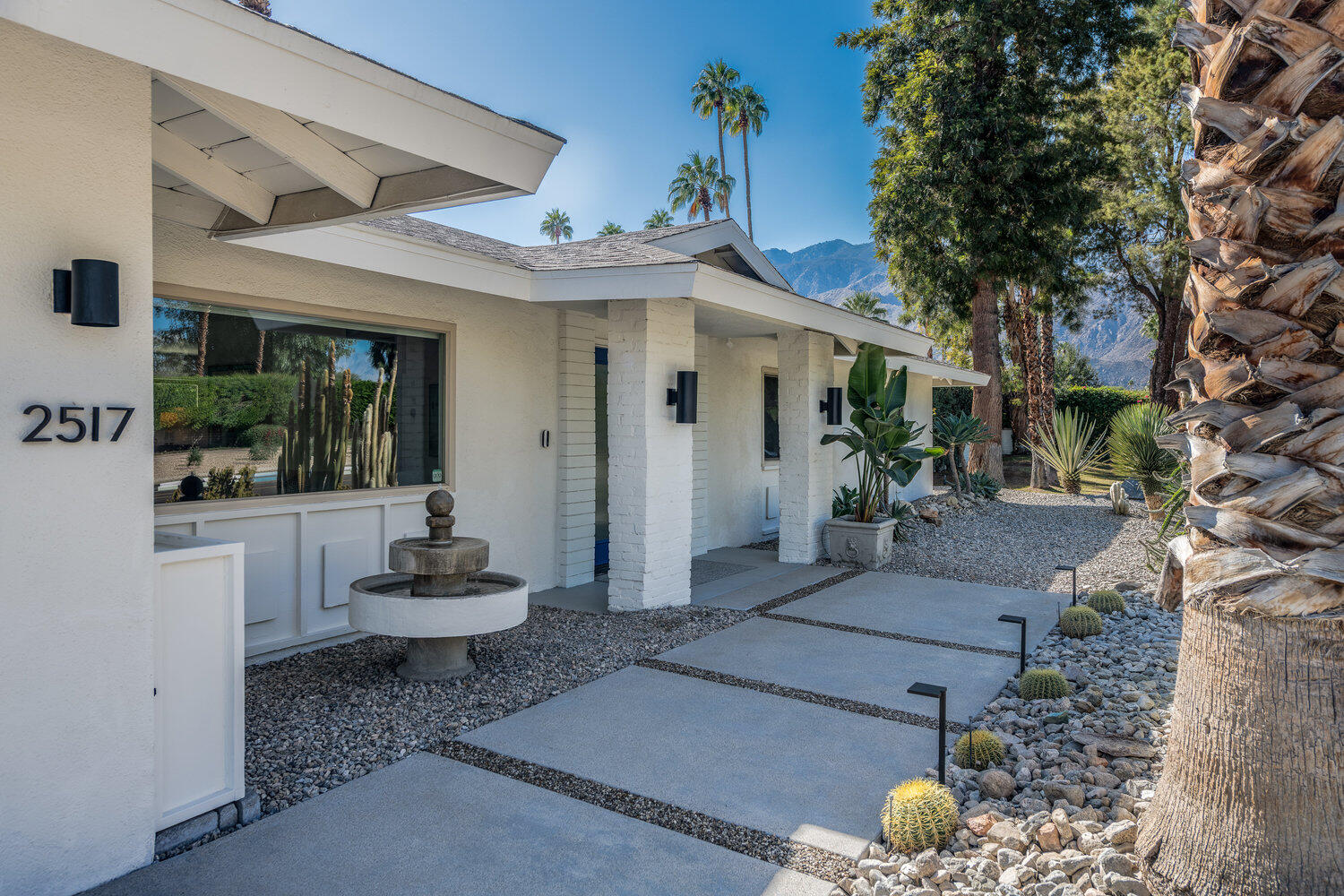 Palm Springs, California 92264, United States, 3 Bedrooms Bedrooms, ,2 BathroomsBathrooms,Residential,Active,241407